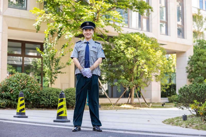 巡逻保安：守护城市安全的隐形英雄