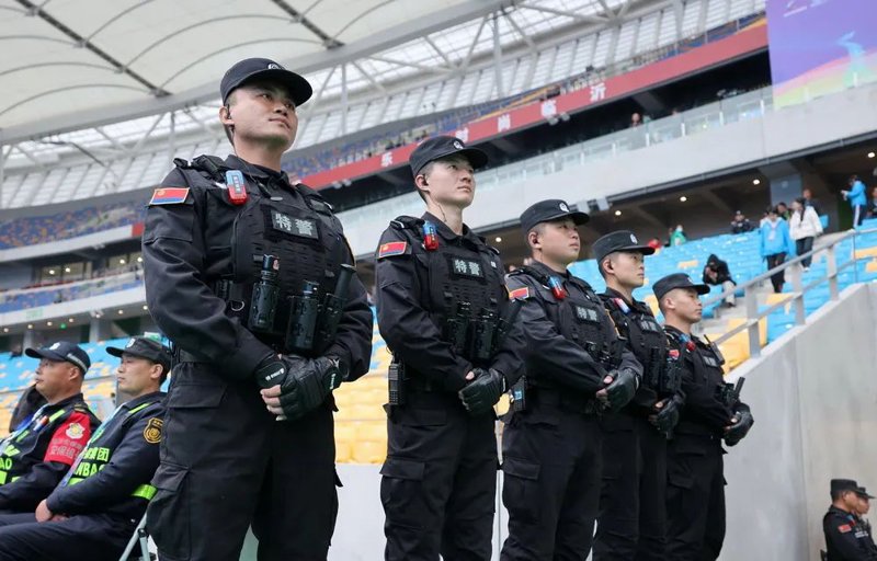 探寻门卫巡逻：城市安全的守护者